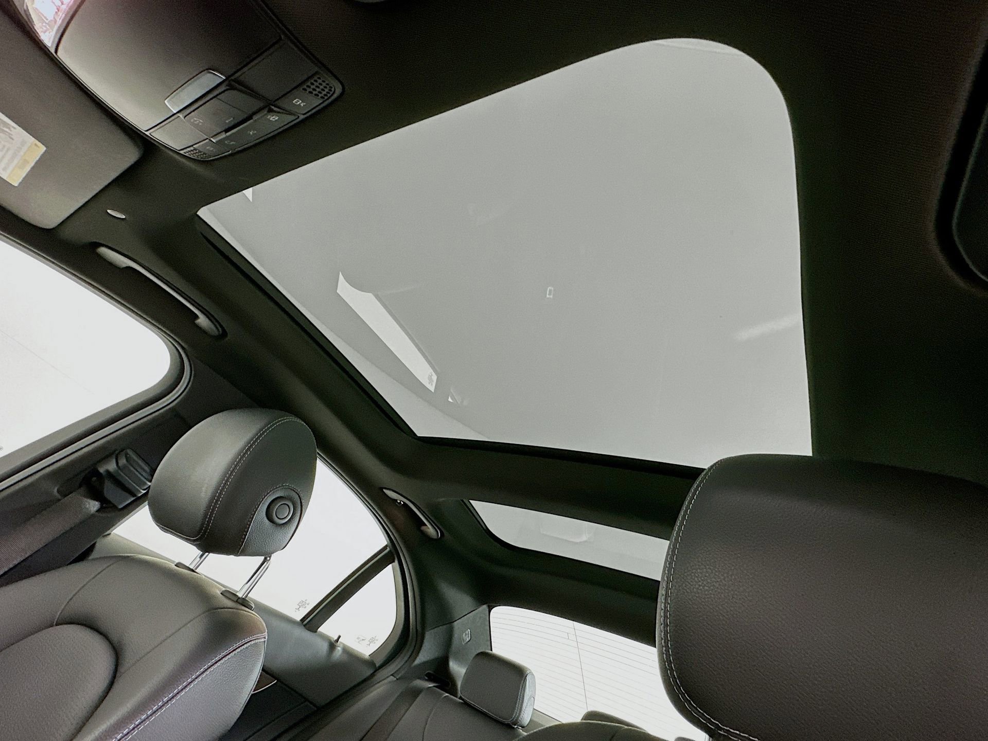 Used 2021 Mercedes-Benz C 300 Sedan image 23