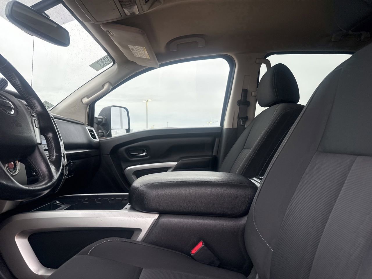 Used 2018 Nissan Titan SV w/ SV Convenience Package RWD image 36