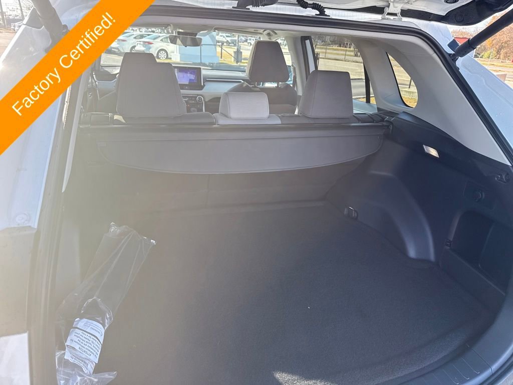 Used 2025 Toyota RAV4 XLE image 24