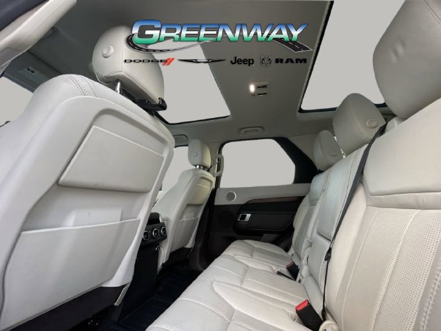 Used 2018 Land Rover Discovery HSE AWD/4WD image 17