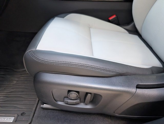 Certified 2025 Land Rover Range Rover Velar S image 26