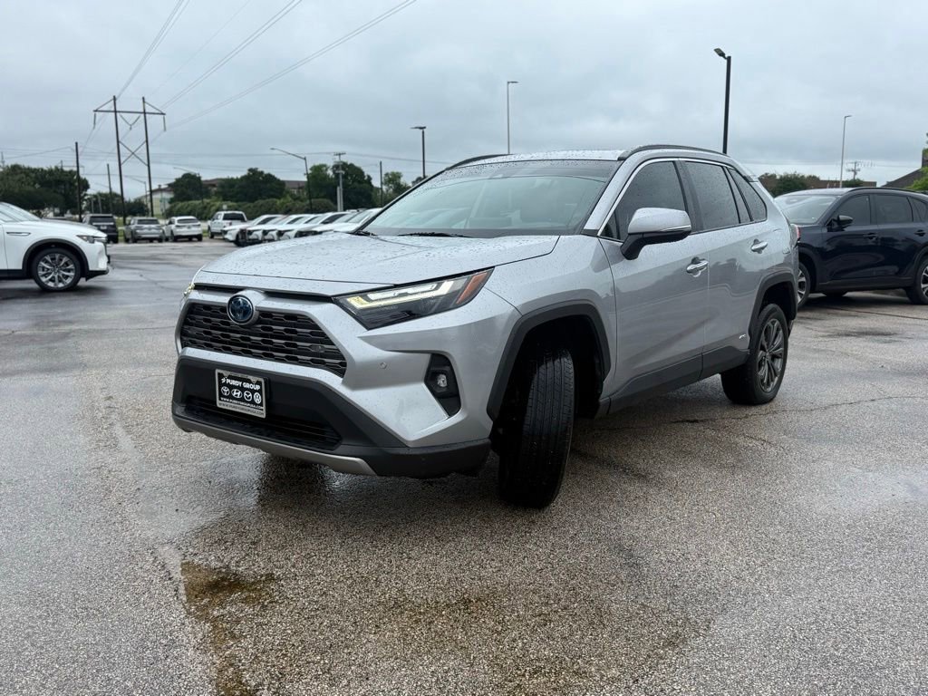 Used 2022 Toyota RAV4 Limited AWD/4WD image 7