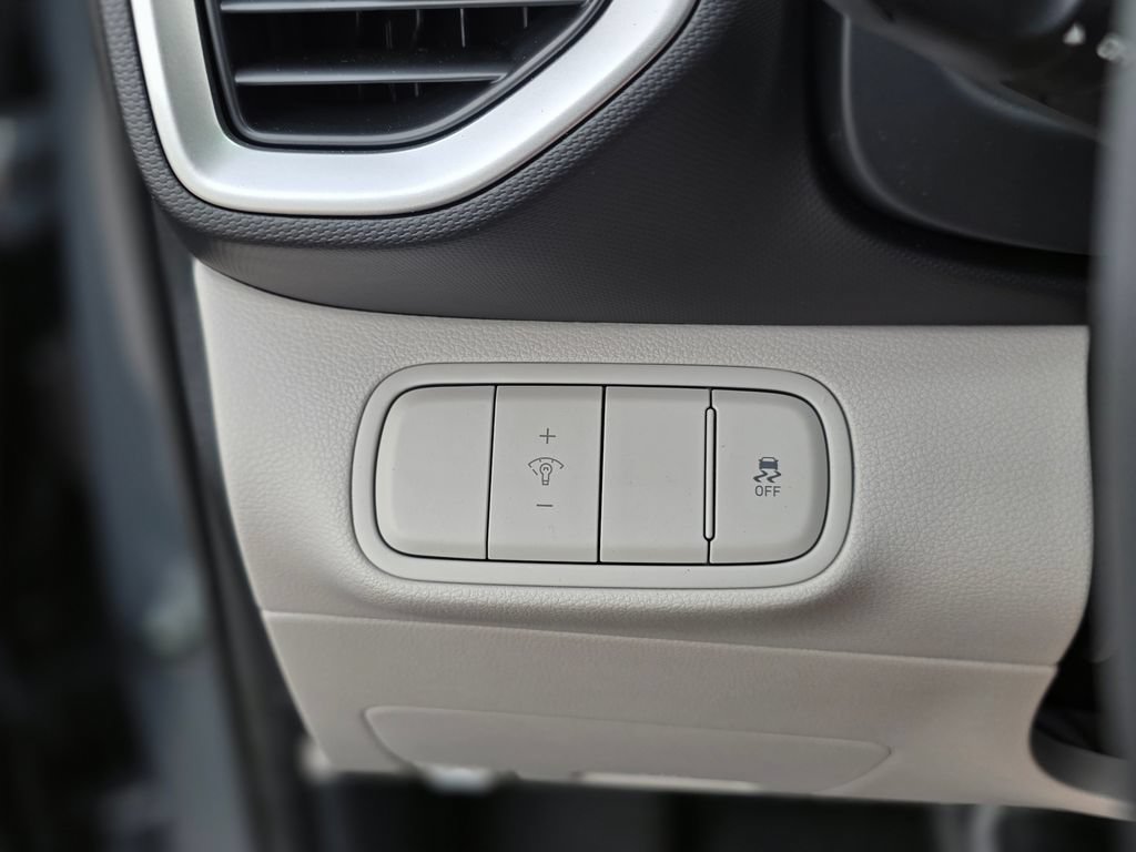 New 2026 Hyundai Venue SEL FWD image 38