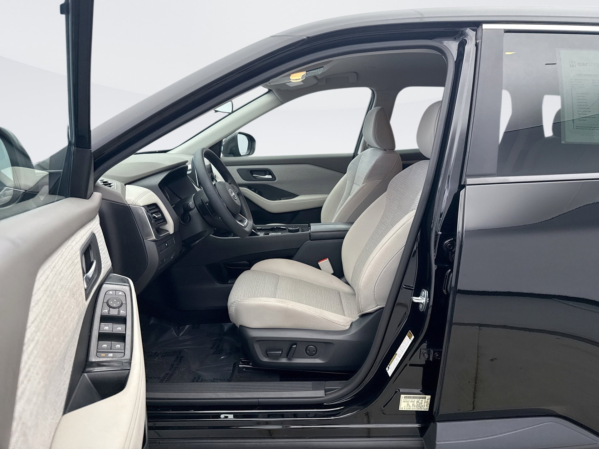 Used 2023 Nissan Rogue SV image 10