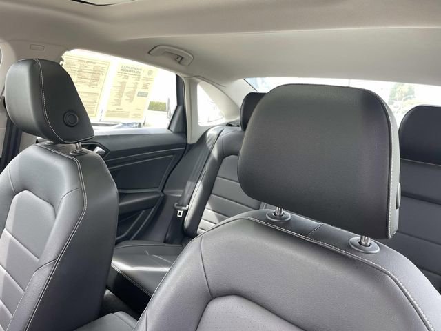 Used 2023 Volkswagen Jetta SE FWD image 23