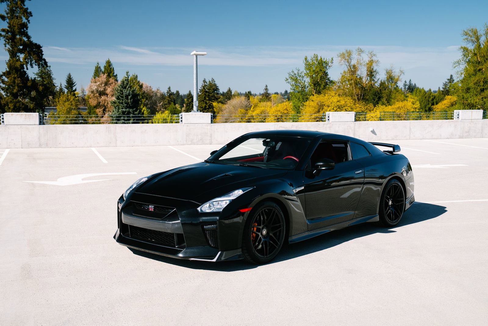 Used 2017 Nissan GT-R Premium w/ Premium Interior Package image 13