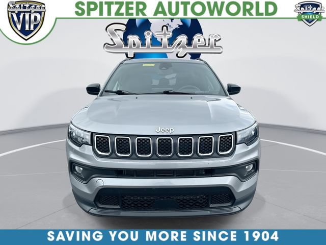 Used 2023 Jeep Compass Latitude AWD/4WD image 3