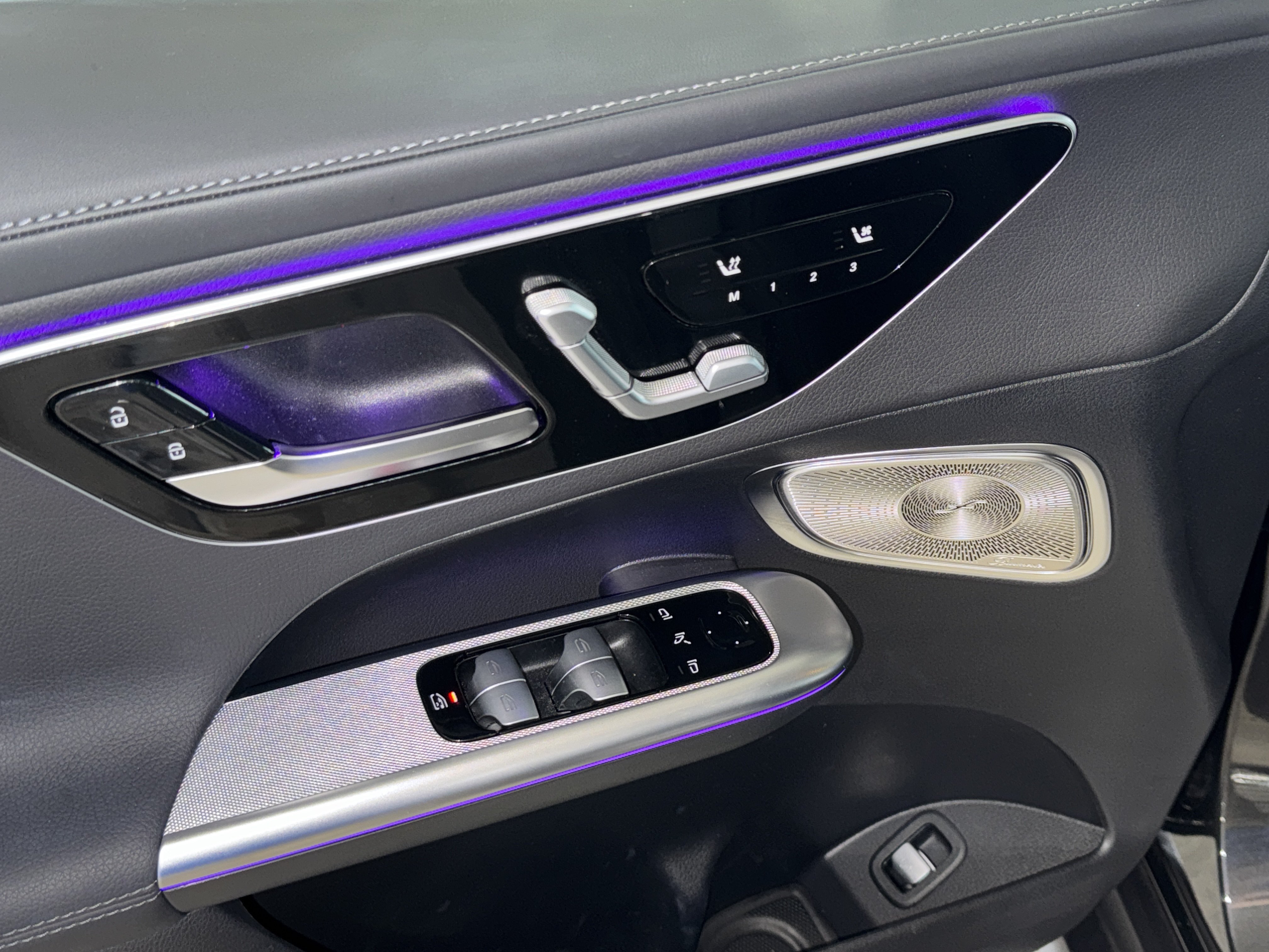 Used 2025 Mercedes-Benz GLC 300 image 18