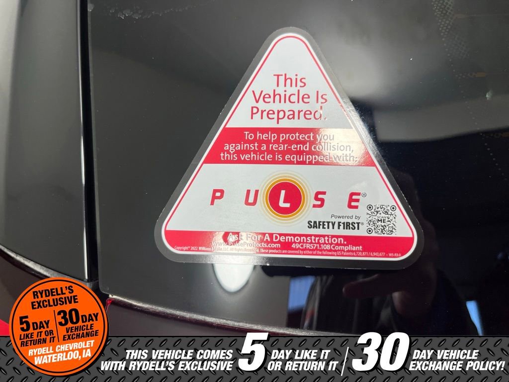 Used 2022 Chrysler Pacifica Touring-L image 12