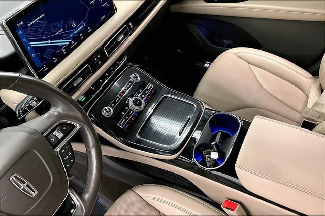 Used 2022 Lincoln Nautilus Reserve image 16