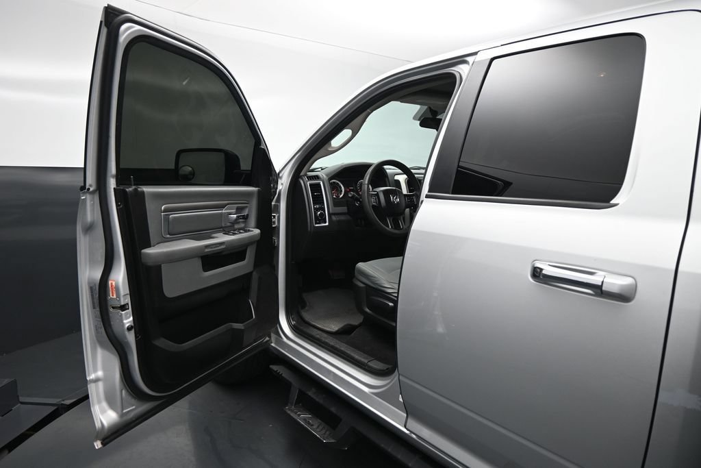 Used 2018 RAM 1500 Classic SLT RWD image 8