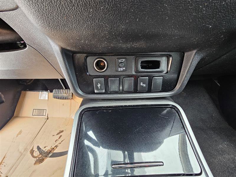 Used 2019 Mitsubishi Outlander SE image 16