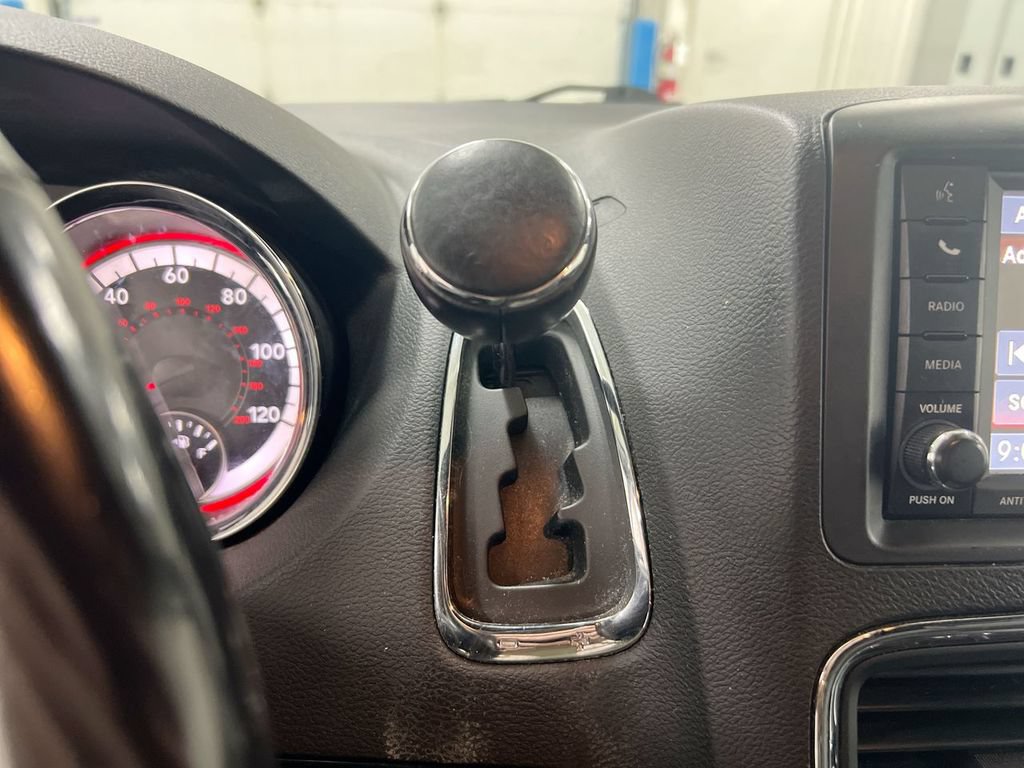 Used 2019 Dodge Grand Caravan SXT FWD image 17