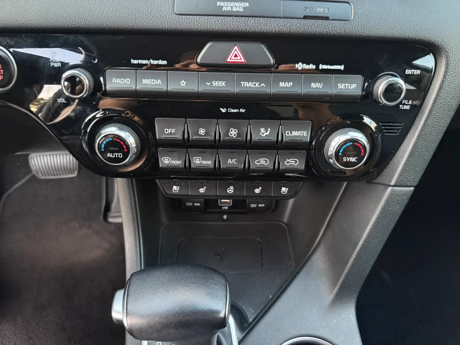 Used 2020 Kia Sportage EX w/ EX Technology Package FWD image 19