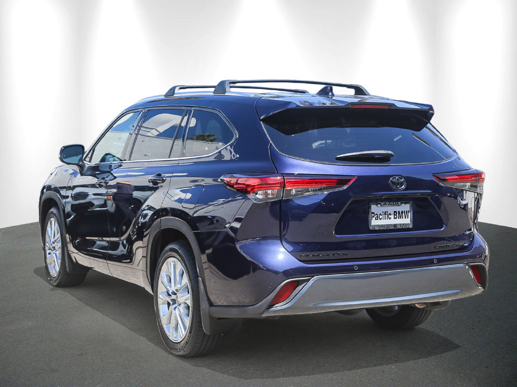 Used 2024 Toyota Highlander Limited AWD/4WD image 4