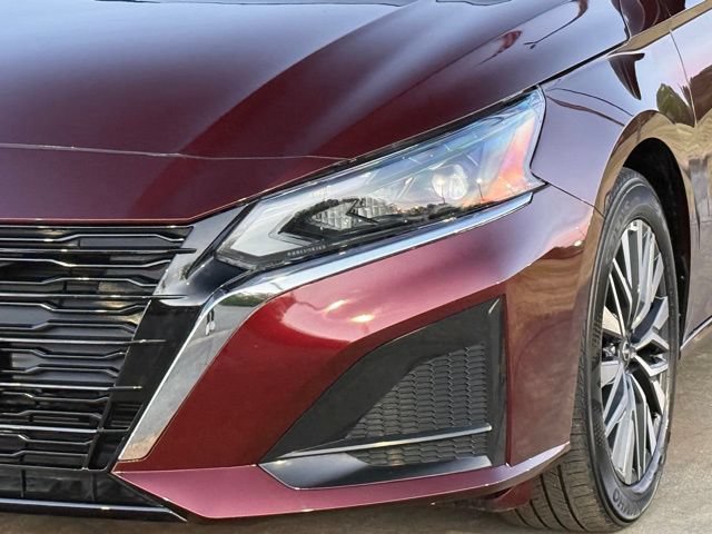 Used 2025 Nissan Altima 2.5 SV FWD image 10
