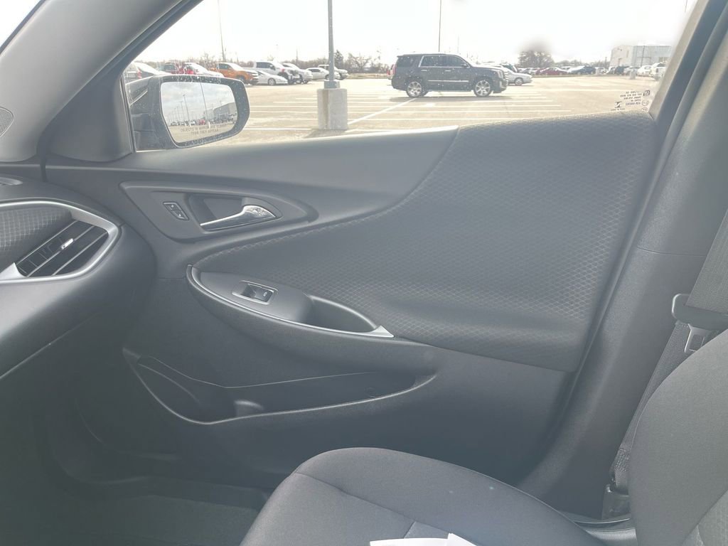 Used 2025 Chevrolet Malibu LT image 30