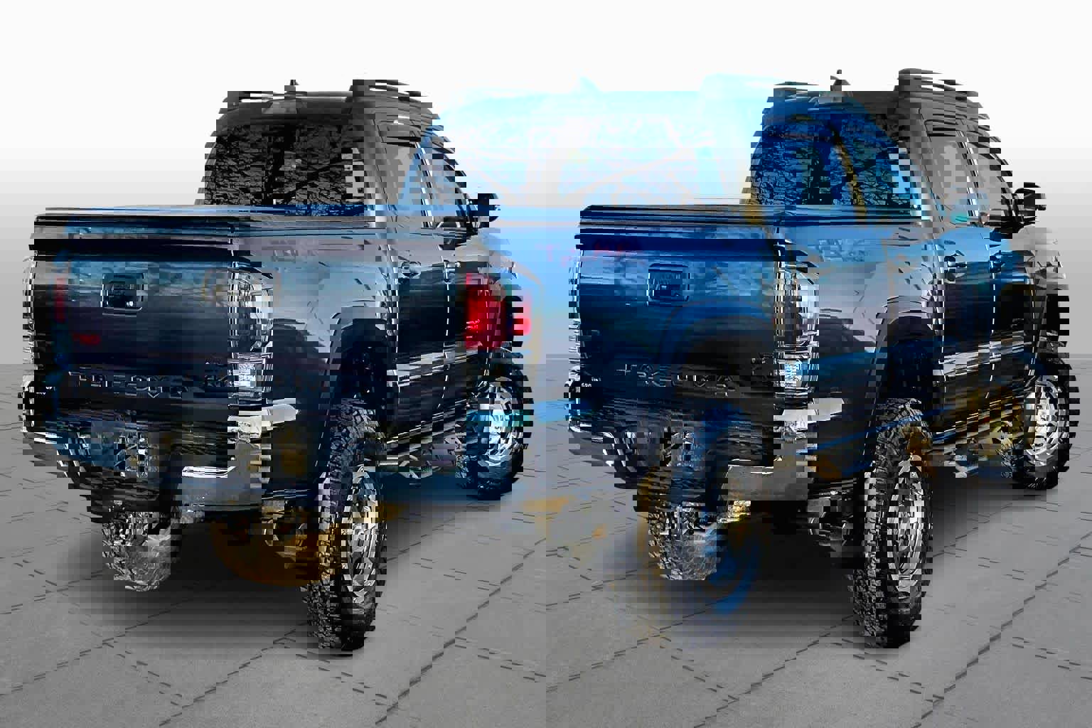 Used 2023 Toyota Tacoma TRD Off-Road image 13