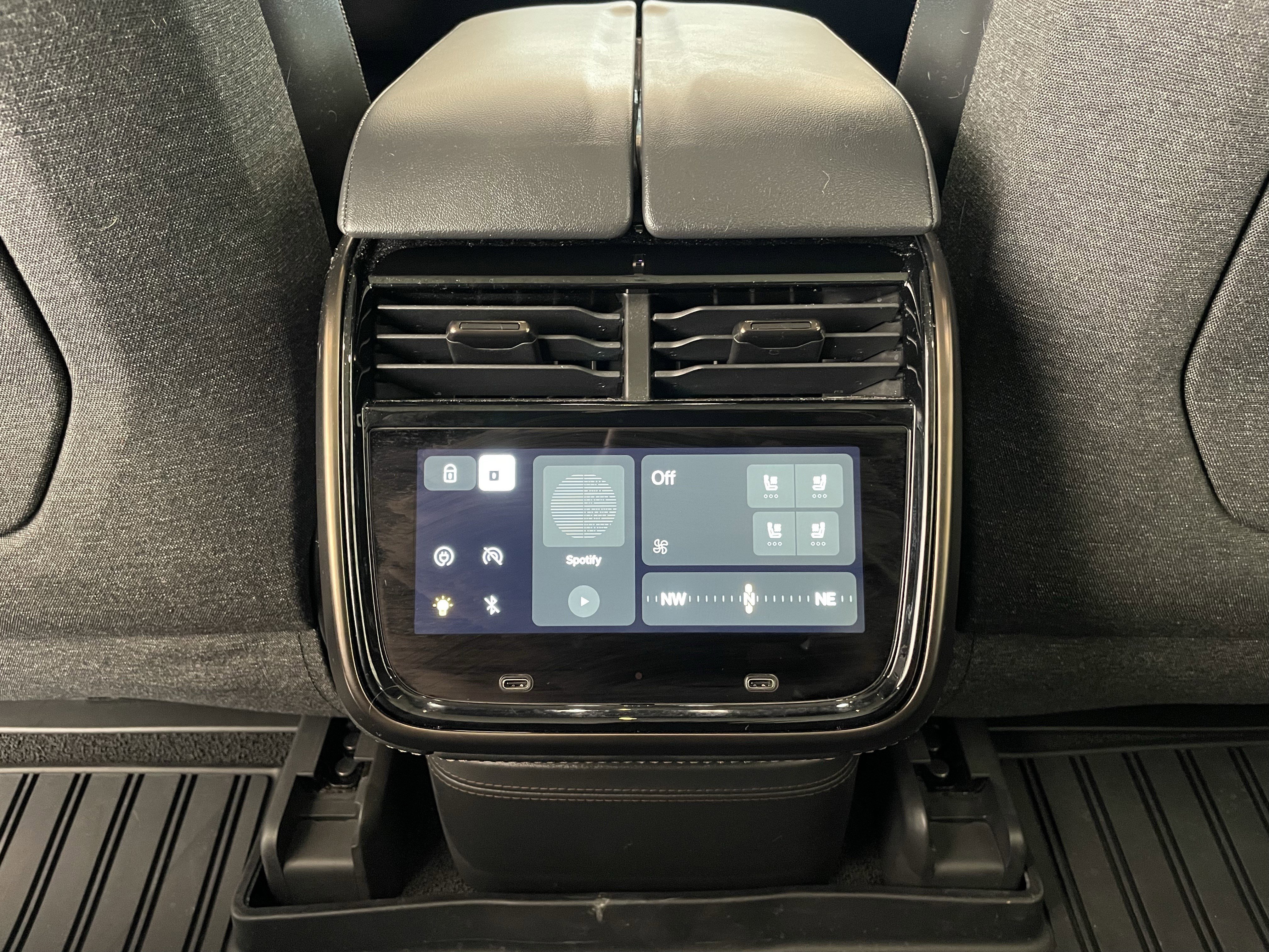 Used 2025 Rivian R1S Premium image 26