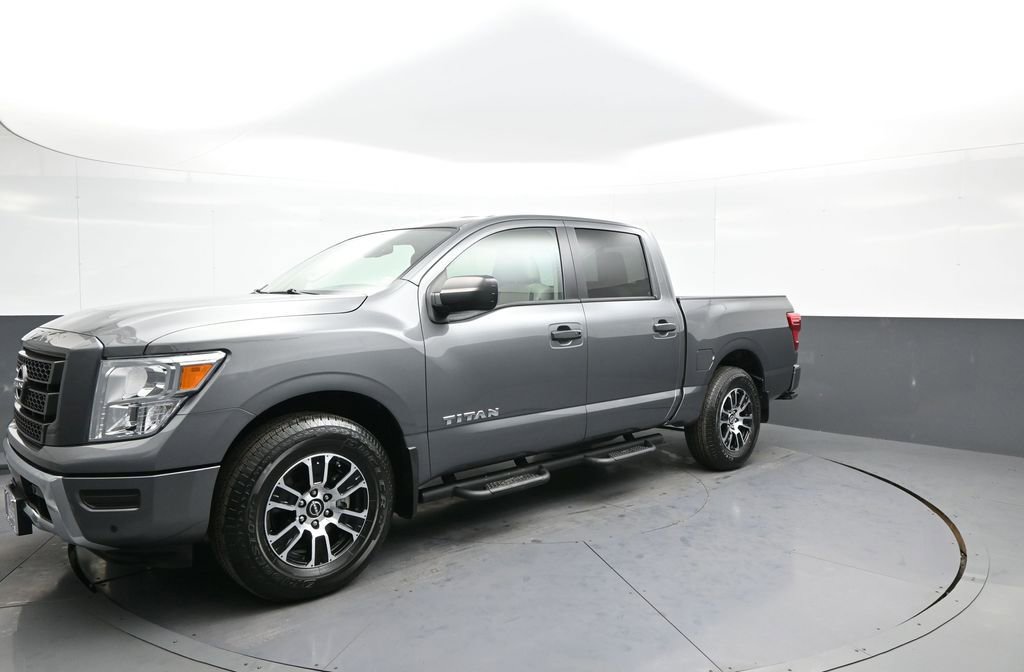 Used 2024 Nissan Titan SV w/ SV Convenience Package image 10