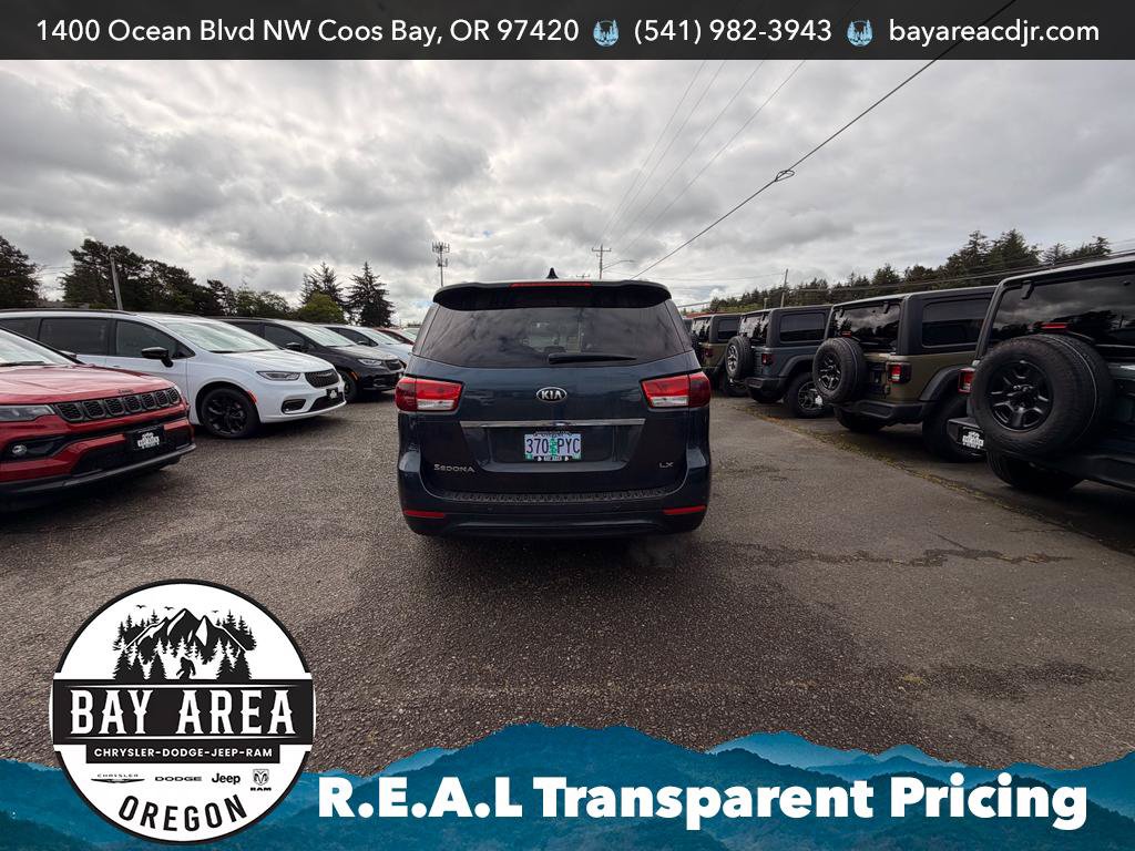 Used 2016 Kia Sedona LX w/ LX Convenience Package FWD image 6