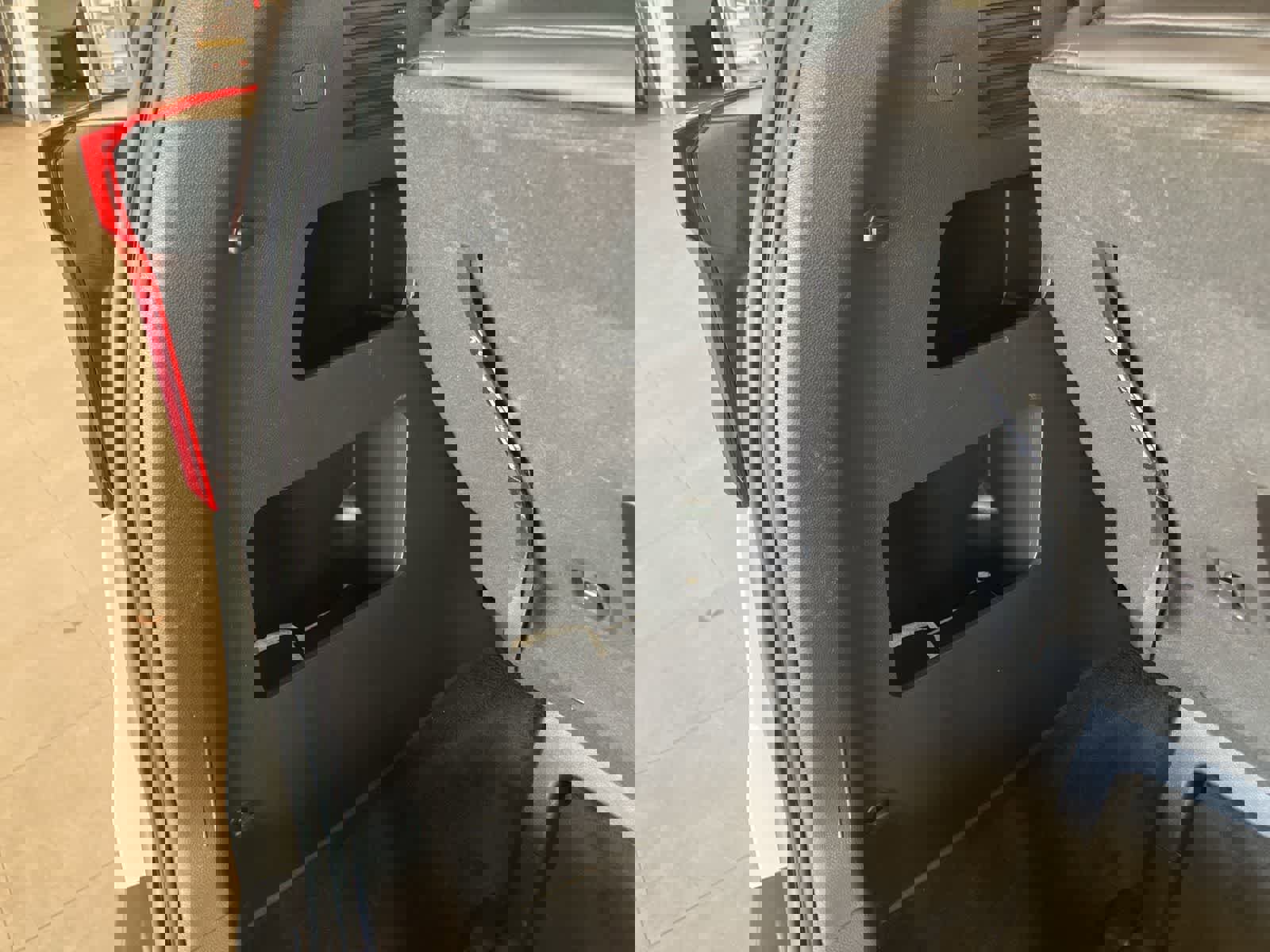 Used 2025 Kia Carnival EX image 31