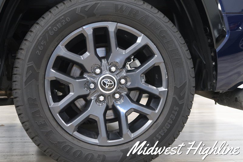 Used 2023 Toyota Tundra Platinum w/ Advanced Package AWD/4WD image 18