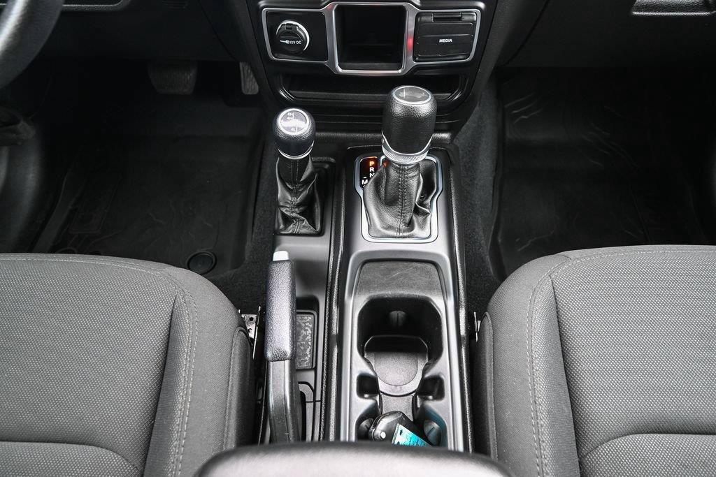 Used 2022 Jeep Wrangler Sport AWD/4WD image 28