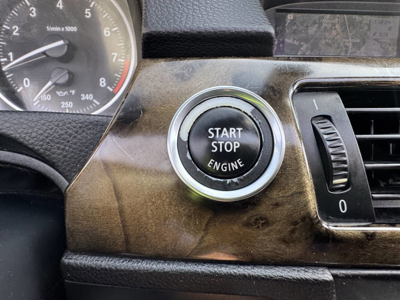 Used 2010 BMW 328i Convertible image 45