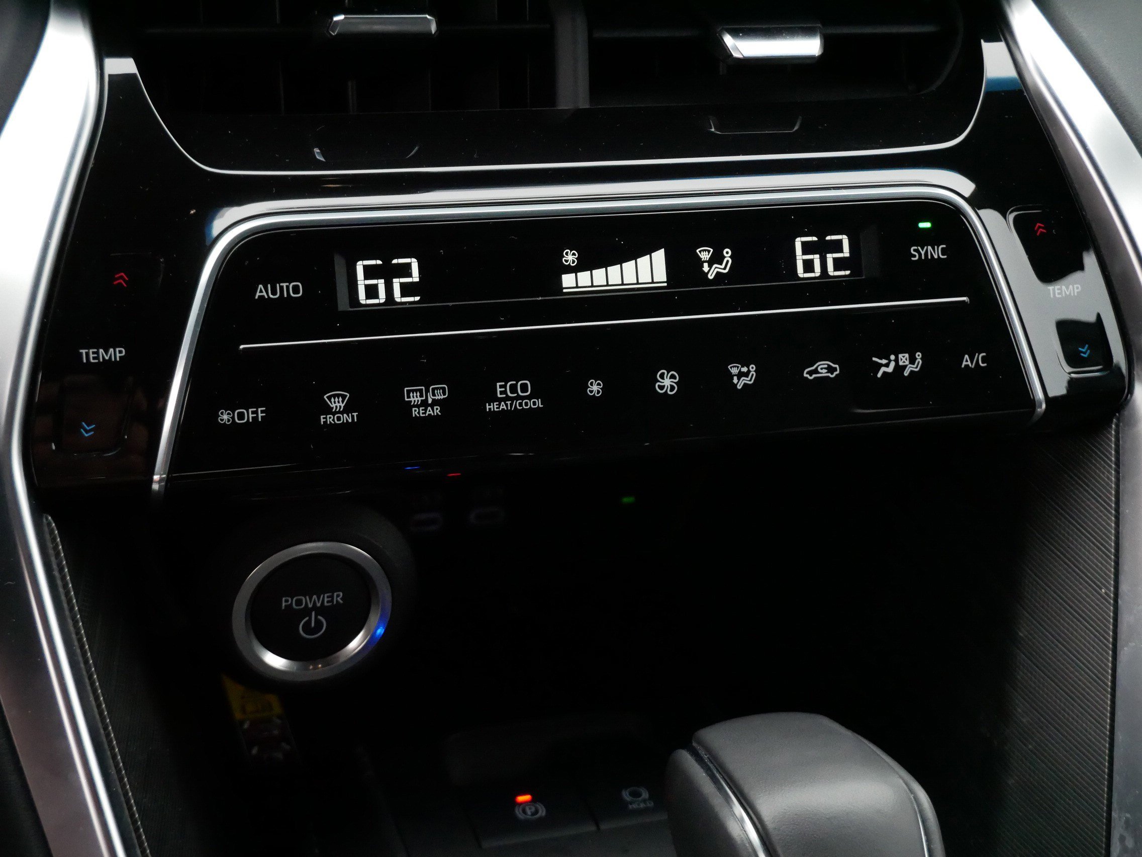 Used 2024 Toyota Venza XLE AWD/4WD image 23