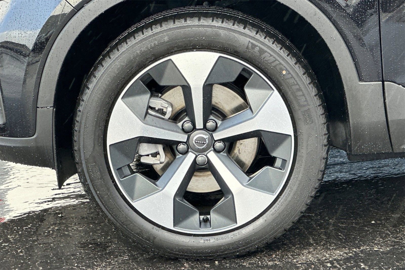 Certified 2025 Volvo XC40 B5 Core w/ Protection Package Premier image 23