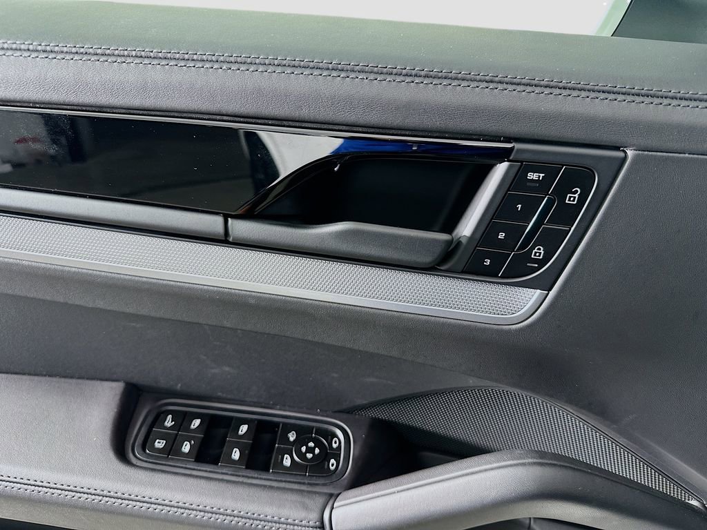 New 2024 Porsche Cayenne image 20