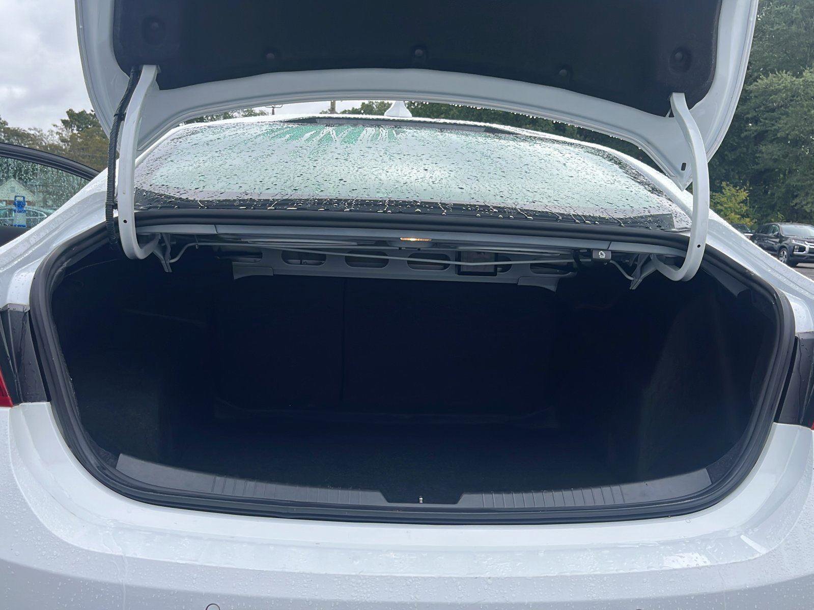 Used 2024 Chevrolet Malibu LT image 24