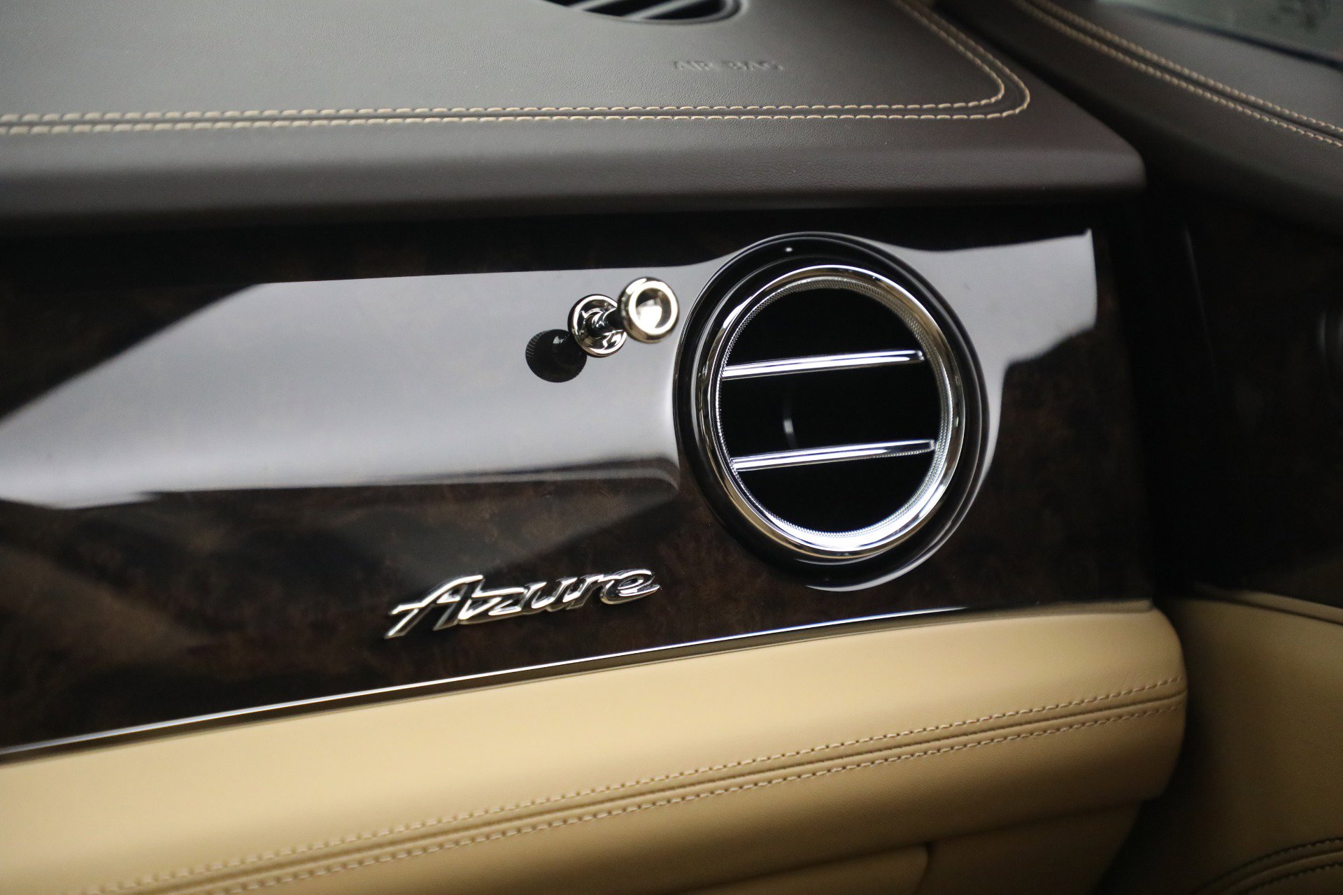 New 2026 Bentley Bentayga AWD/4WD image 32