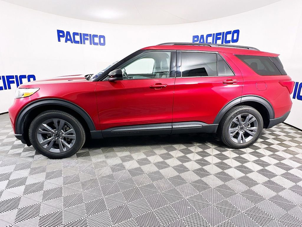 Used 2023 Ford Explorer XLT w/ Equipment Group 202A image 5