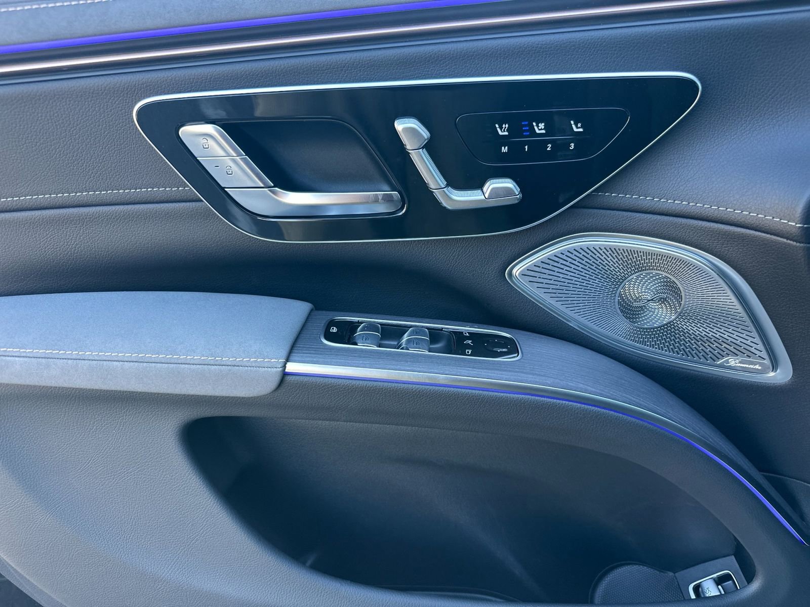 New 2026 Mercedes-Benz EQS 550 4MATIC SUV image 11