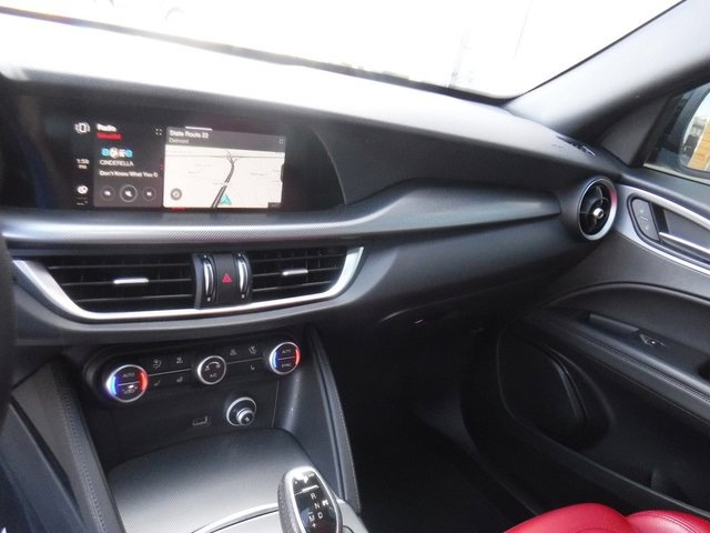 Used 2024 Alfa Romeo Stelvio Veloce image 36