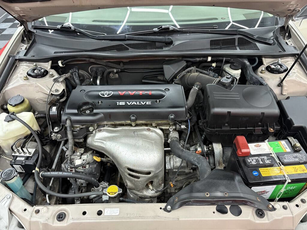 Used 2005 Toyota Camry LE FWD image 18