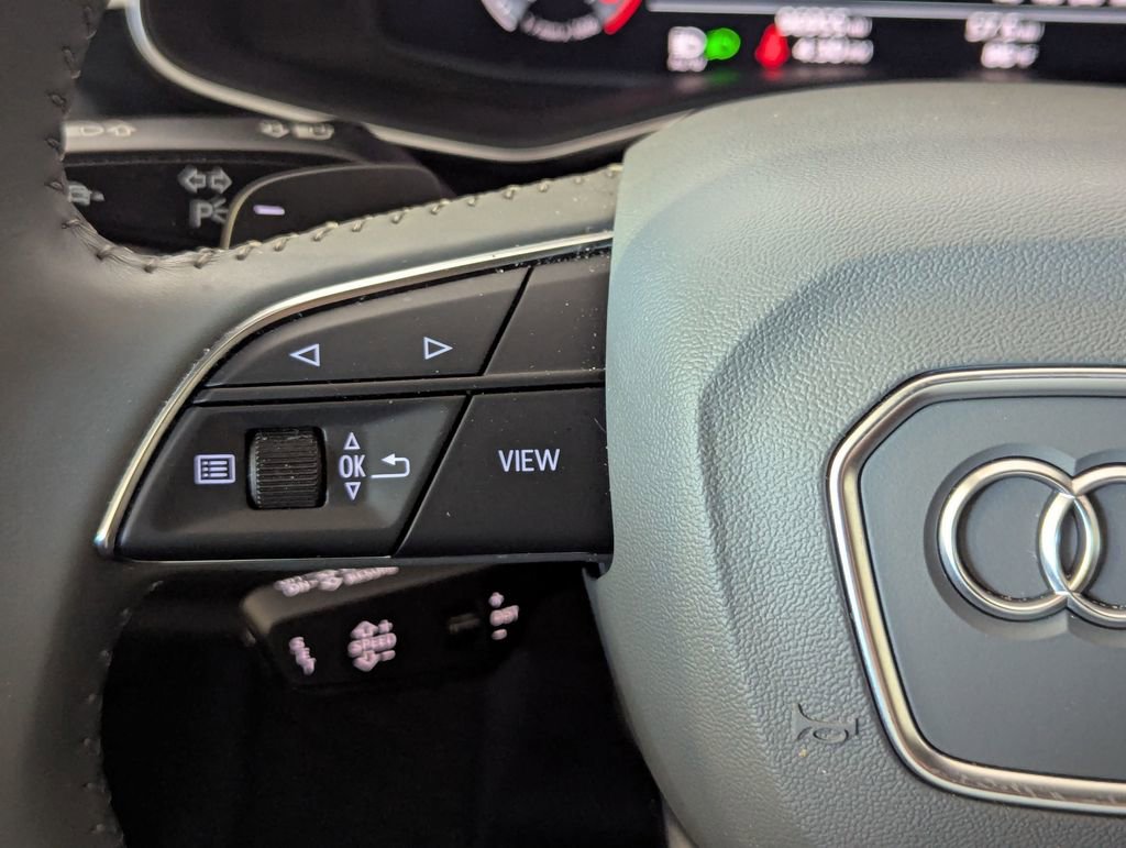 Used 2019 Audi Q8 Prestige w/ Luxury Package AWD/4WD image 7