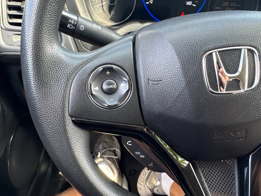 Used 2017 Honda HR-V LX image 19