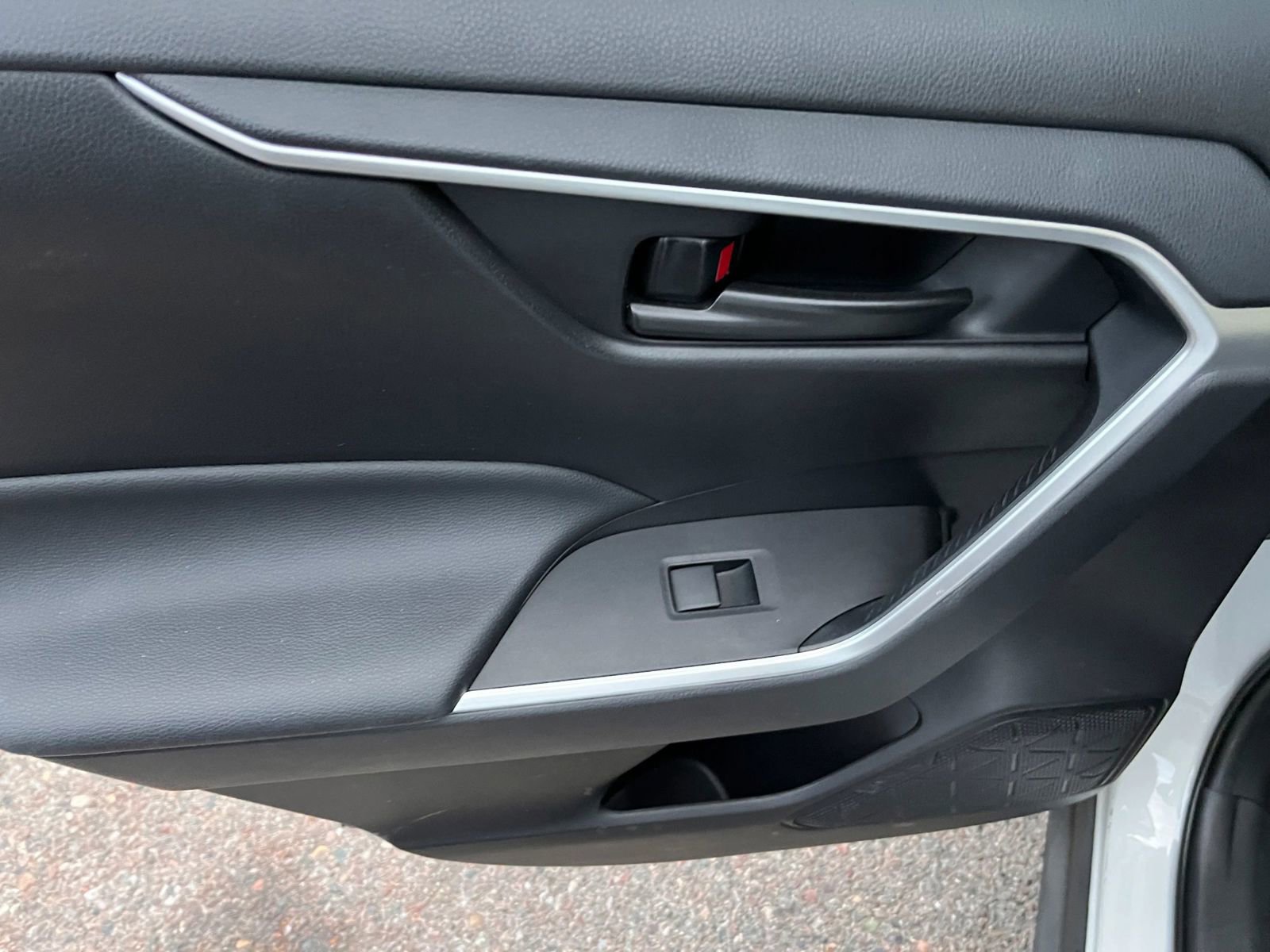 Used 2024 Toyota RAV4 LE image 13