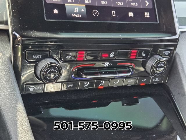 Used 2023 Jeep Grand Cherokee L Laredo AWD/4WD image 27