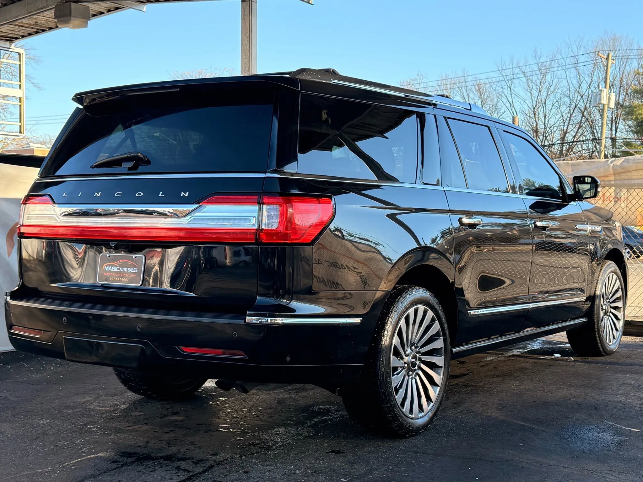 Used 2018 Lincoln Navigator L Reserve w/ Technology Package image 59