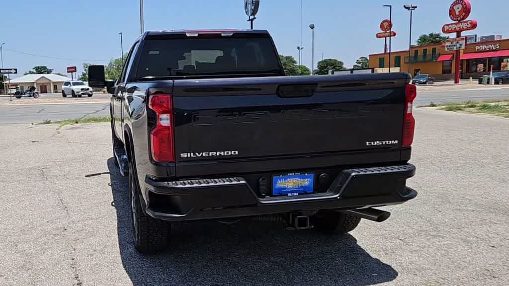 Used 2024 Chevrolet Silverado 2500 Custom w/ Custom Convenience Package AWD/4WD image 6