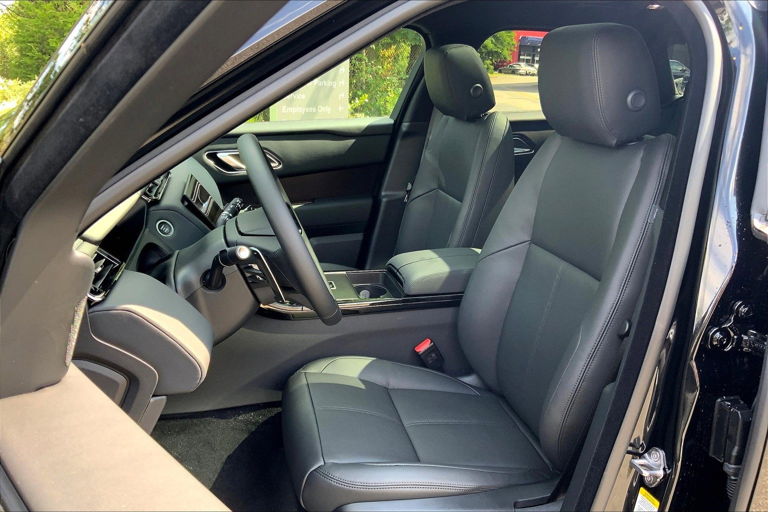 New 2026 Land Rover Range Rover Velar Dynamic SE image 9