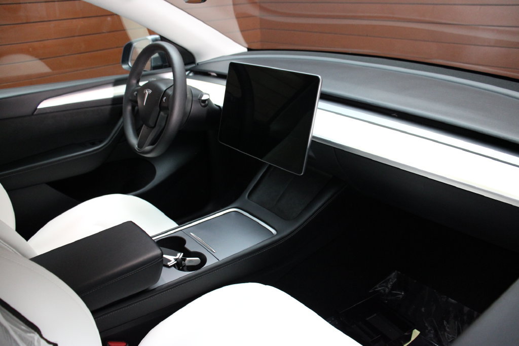 Used 2023 Tesla Model Y Long Range AWD/4WD image 22