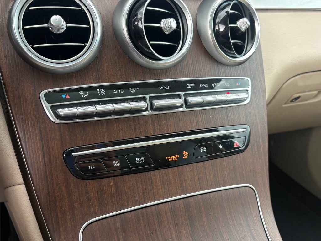 Used 2021 Mercedes-Benz GLC 300 4MATIC image 43