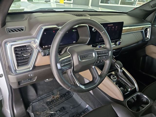 Used 2025 GMC Canyon Denali image 11