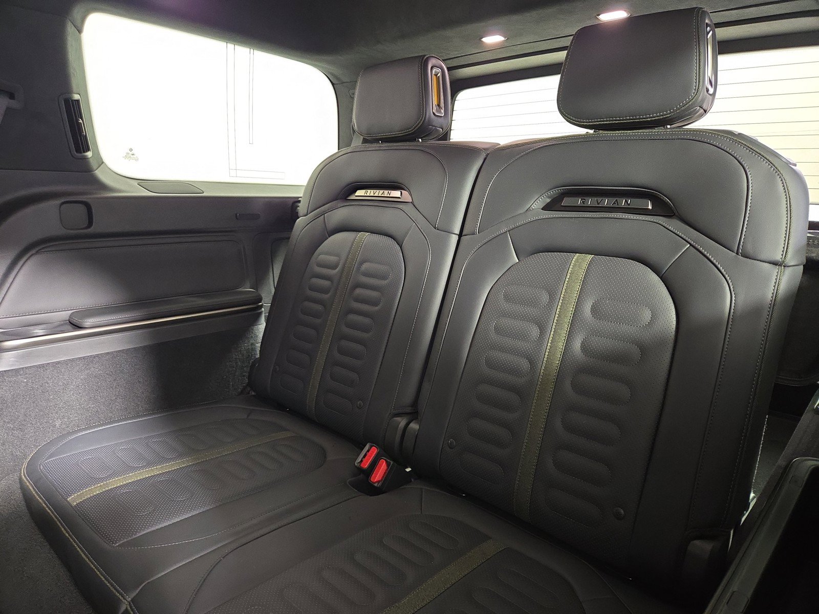Used 2024 Rivian R1S Adventure AWD/4WD image 22