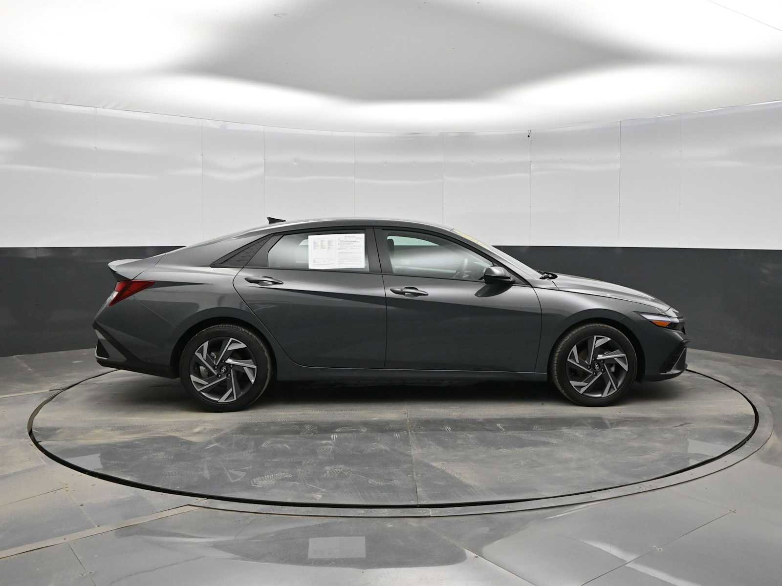 Certified 2025 Hyundai Elantra Sport image 9